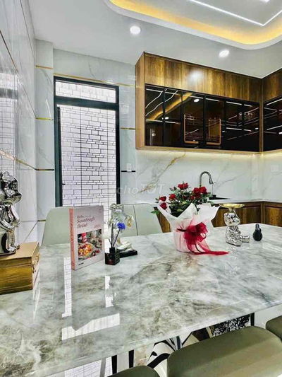 Nhà đẹp - gần Hoà Bình - Đầm Sen Q11 - hẻm 8m - chỉ hơn 7 tỷ xíu.