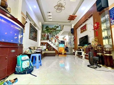 Nhà kiệt trưng nữ vương. Gần cầu Rồng - Đà Nẵng