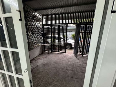 Nhà cho thuê khu nhà ở Hòa Lân 2, Diện tích 100m2, 2PN, có chỗ đậu xe.