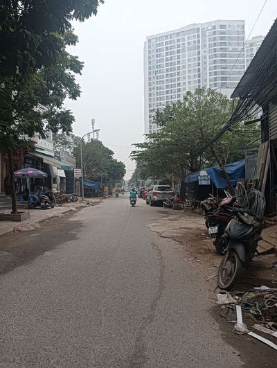 Bán đất tặng nhà cấp 4 -- 2 mặt ngõ-- giá 8 tỉ