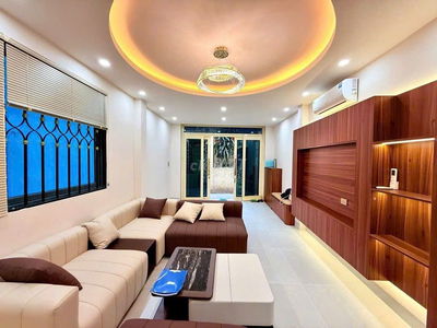 B.Á.N NHÀ 5 TẦNG ⭐️          PHỐ VÕ THỊ SÁU DT: 56 m2  có THANG MÁY