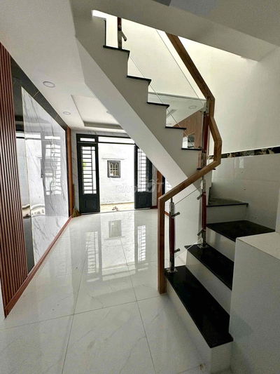 BÁN NHÀ ĐẸP 2 TẦNG MỚI XÂY Ở CHỢ HIỆP BÌNH - HBC THỦ ĐỨC -2PN-2WC