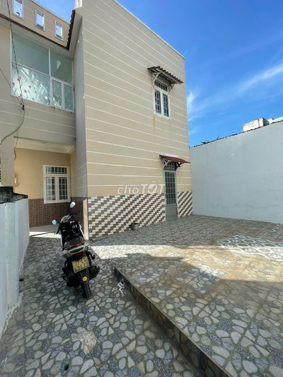 Nhà 1 Trệt 1 Lầu 5x20m xây 5x10m 4 Phòng Hẻm đường 31 Nguyễn Tuyển