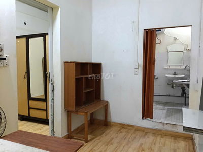 Phòng trọ 30m2 không chung chủ đường Cầu Giấy, phường Cầu Giấy