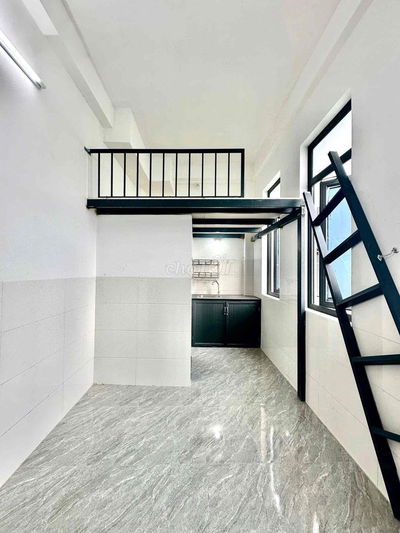 phong ban công go vâp mới xây