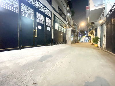 Hẻm 4m thông, cách MT 5 căn - Ngã Tư Hàng Xanh 80m2 ngang 4m, 6 tầng.