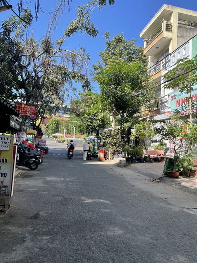 Bán nhanh Nhà Trệt, 2 Lầu, ST ngay cổng ĐH Văn Lang, Đặng Thùy  Trâm