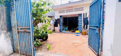 Ngộp Bank nhà c4,Lê Văn Viet, 108m2,mặt tiền số thông Hiệp Phú, 6.x tỷ