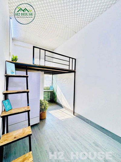 Phòng có máy lạnh ngay công viên làng hoa