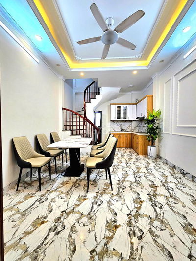 CHỈ HƠN 5 TỶ - NHÀ 5 TẦNG THẠCH BÀN – THOÁNG MÁT – CỔNG RIÊNG