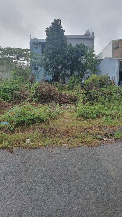 View , Đối Diện Là Trường Học