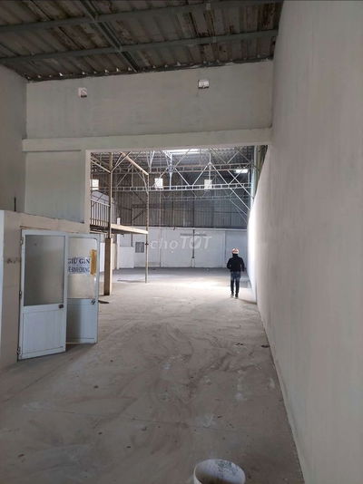 CHO THUÊ KHO,XƯỞNG SX 300M² GIÁ 18TR/T, GẦN EON TÂN PHÚ