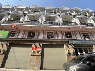 Cho Thuê Nhà có 4pn , oto đậu trong nhà Quốc Lộ 13 Ngã 4 bình phước.