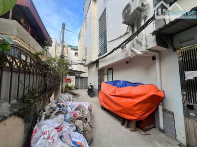 CẦU DIỄN – NHÀ C4 30M2 – MT 4.5M – BA GÁC TRÁNH – Ô TÔ LÙI CỬA – GIÁ 4.9 TỶ