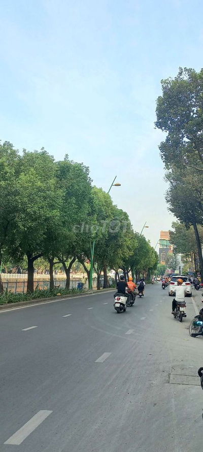 NHÀ HXH  2 BƯỚC RA MĂT TIỀN HOÀNG SA  4T BTCT GẦN 50M SỔ ĐẸP A4  9TỶ38