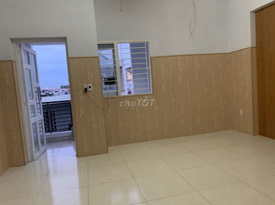 Cho thuê phòng 226/2 Nguyễn Thái Sơn, p.4, sát ĐHCN giá 2,5 - 4 triệu