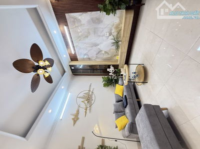 NHÀ ĐẸP PHỐ KIM NGƯU – NGÕ TO, THÔNG – MẶT TIỀN RỘNG HIẾM – Ở SƯỚNG