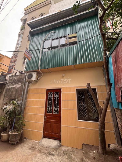 Cho thuê nhà nguyên căn 2 tầng tại phố Hồng Mai, quận Hai Bà Trưng