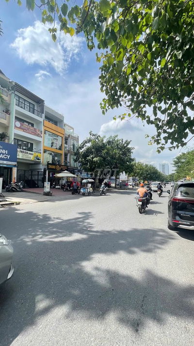 CHO THUÊ NHÀ MẶT TIỀN ĐƯỜNG D4 - KDC HIM LAM PHƯỜNG TÂN HƯNG-QUẬN 7