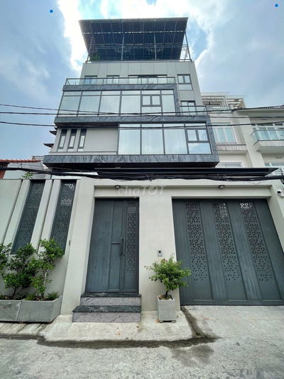 NHÀ CHO THUÊ MT HOA LAN_ 8X18M_ HẦM TRÊT 3 LẦU ST. CÓ THANG MÁY