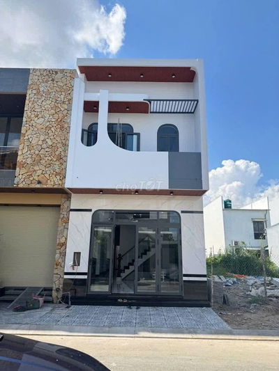 Chủ gửi lại căn 1 trệt 1 lầu nằm tại chợ Tân Hiệp,Tân Uyên ,BD cũ ,SHR