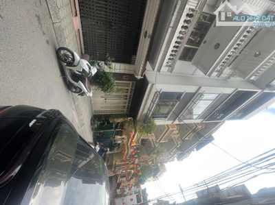 BÁN NHÀ PHỐ NGUYỄN PHONG SẮC PHÂN LÔ OTO TRÁNH DT60m2 TOÀ NHÀ 8T THANG MÁY. 26 TỶ