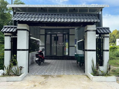 NHÀ MỚI ĐẸP MẶT TIỀN ĐƯỜNG NHỰA TẠI GÒ DẦU TÂY NINH