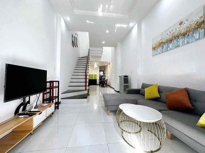 60m 3 tầng full nội thất ,kiệt nhựa 5m dòng tiền ổn ,sát biển Mỹ khê