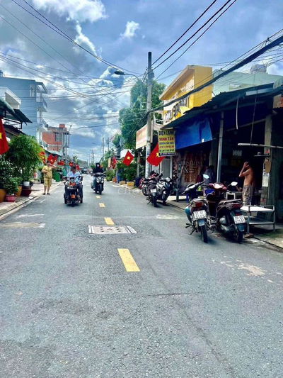 Nhà SHR 5,2m x 20m. 104m2. Mặt tiền Đường Hiệp Thành 06