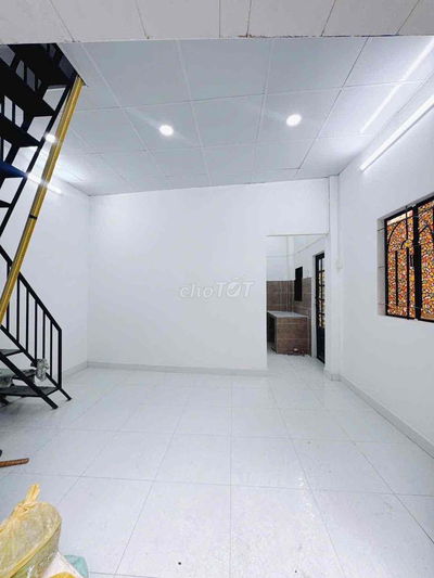 Nhà đẹp 3 tầng - Đường Hoàng Diệu Q4 - Hẻm 5m - Chỉ 3.45 tỷ...