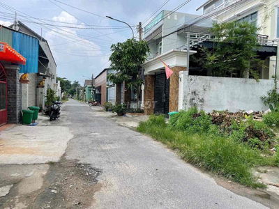 Việt Kiều Mỹ Xuân(nay là Phú Mỹ) đường nhựa Ngô Ngọc Châu, dân cư sầm