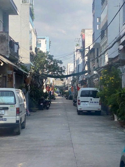 Cho thuê nhà đường lũy bán bích phường Tân Thành. Đối diện độc lập