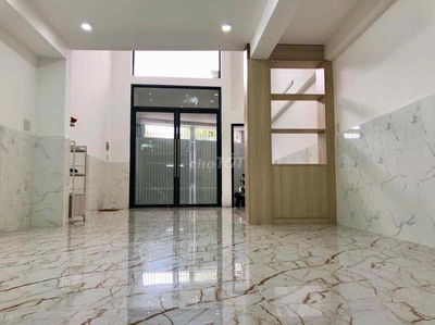Nhà phố mặt tiền Võ Văn Kiệt gần các showroom xe, chung cư,...