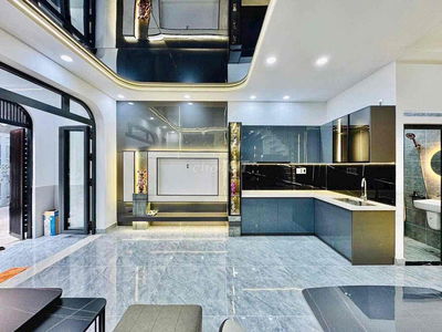 Nhà nguyên căn mới tinh, nội thất đầy đủ, hẻm xe hơi Phạm Văn Chiêu