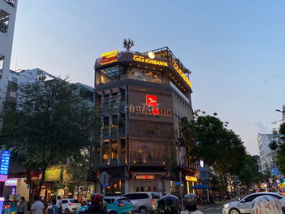 Cho Thuê mặt bằng GÓC 2MT Lê Thánh Tôn, Bến Thành, Quận 1. DT: 7x20m