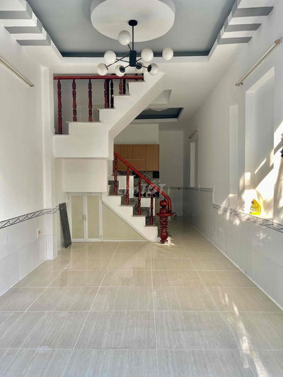 nhà gần cầu vượt ngã tư ga Q12 1trệt1lầu chính chủ