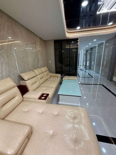 Siêu phẩm. Đẹp.rộng. Sân thượng trước sau. Hơn 8ty