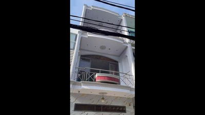 Chính chủ cho thuê nhà 2 mặt tiền Trung Mỹ và chợ Vạn Hạnh Hóc Môn,xe tải xe hơi đều vào được.