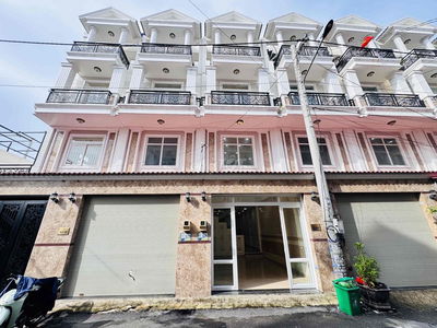 NHÀ MỚI QUỐC LỘ 13- 4 TẦNG HẺM Ô TÔ- CÓ 3 MÁY LẠNH VÀO Ở NGAY