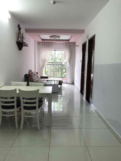 cho thuê căn hộ 2pn 8x plus giá 7 tr nội thất nhiều.