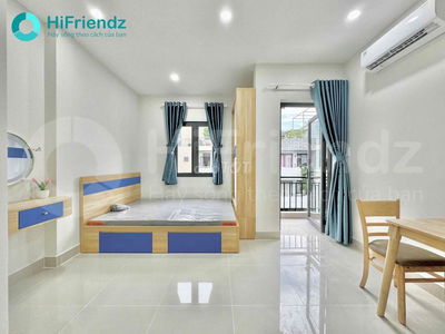 NGƯỜI THẬT HÌNH THẬT GIÁ THẬT STUDIO CỬA SỔ BANG CÔNG