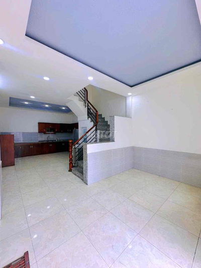 Cần tiền bán lỗ Nhà 1 trệt 2 lầu giá chỉ 4 tỷ