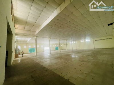 Kho xưởng LỚN giá TỐT mặt tiền đường rộng 12m gần Hòa Bình