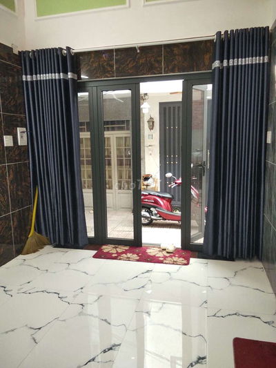 Bán nhà Quận 7. ngang 7x9m, 1 lầu.. đường lớn xe hơi tới nhà...