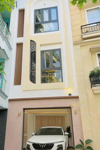 CẦN BÁN GẤP NHÀ TRUNG TÂM Q10 FULL NỘI THẤT NHỈNH 10TY