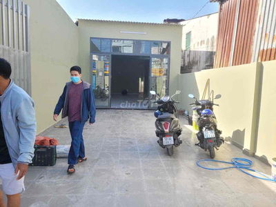 mặt bằng mới tinh.sầm uất.phù hợp kinh doanh mọi nghề