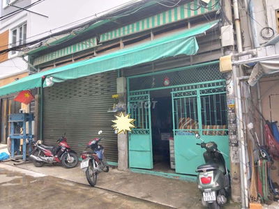 Cần bán gấp góc ngã tư chợ Văn Thánh