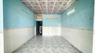 Nhà 4x30 Mặt tiền đường nhựa 9m . gần trường học . hồ bơi .vv