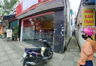 Cho thuê nhà nguyên căn gốc 2 mặc tiền đường ( lũy bán Bích )