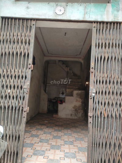 Bán gấp giá rẻ Giải Phóng 70m, cấp 4, mặt tiền 4.5m, 950 triệu Hoàng